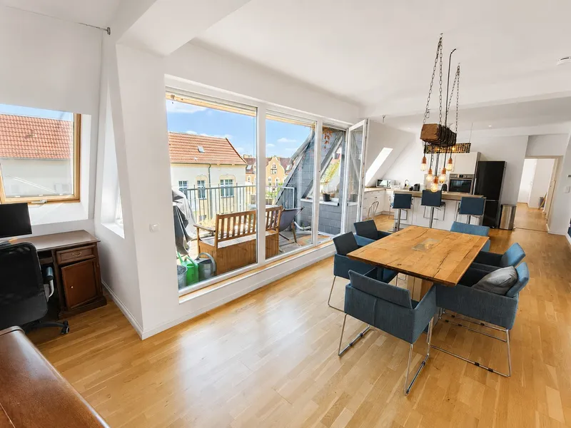 Exklusive 136 m² Dachgeschosswohnung mit großer Sonnenterrasse, Klima & hochwertiger Ausstattung — photo 1